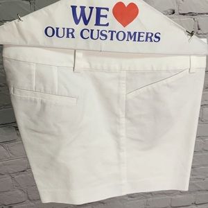 Ann Taylor 12P White Signature Short